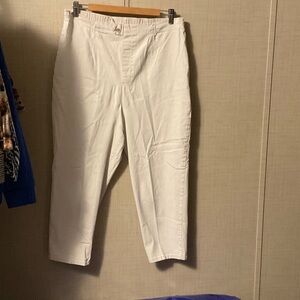 Elegant White Cropped Pants